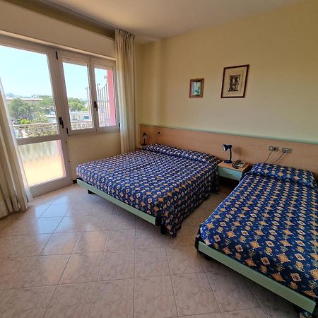 Hotel Di Giovanni Бибионе Номер фото