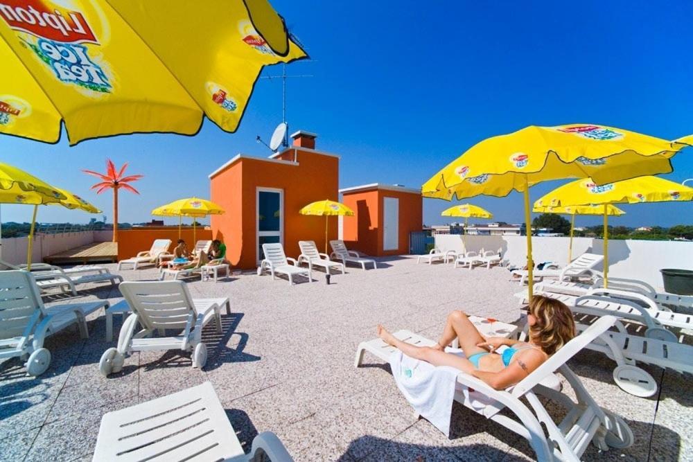 Hotel Di Giovanni Бибионе Экстерьер фото