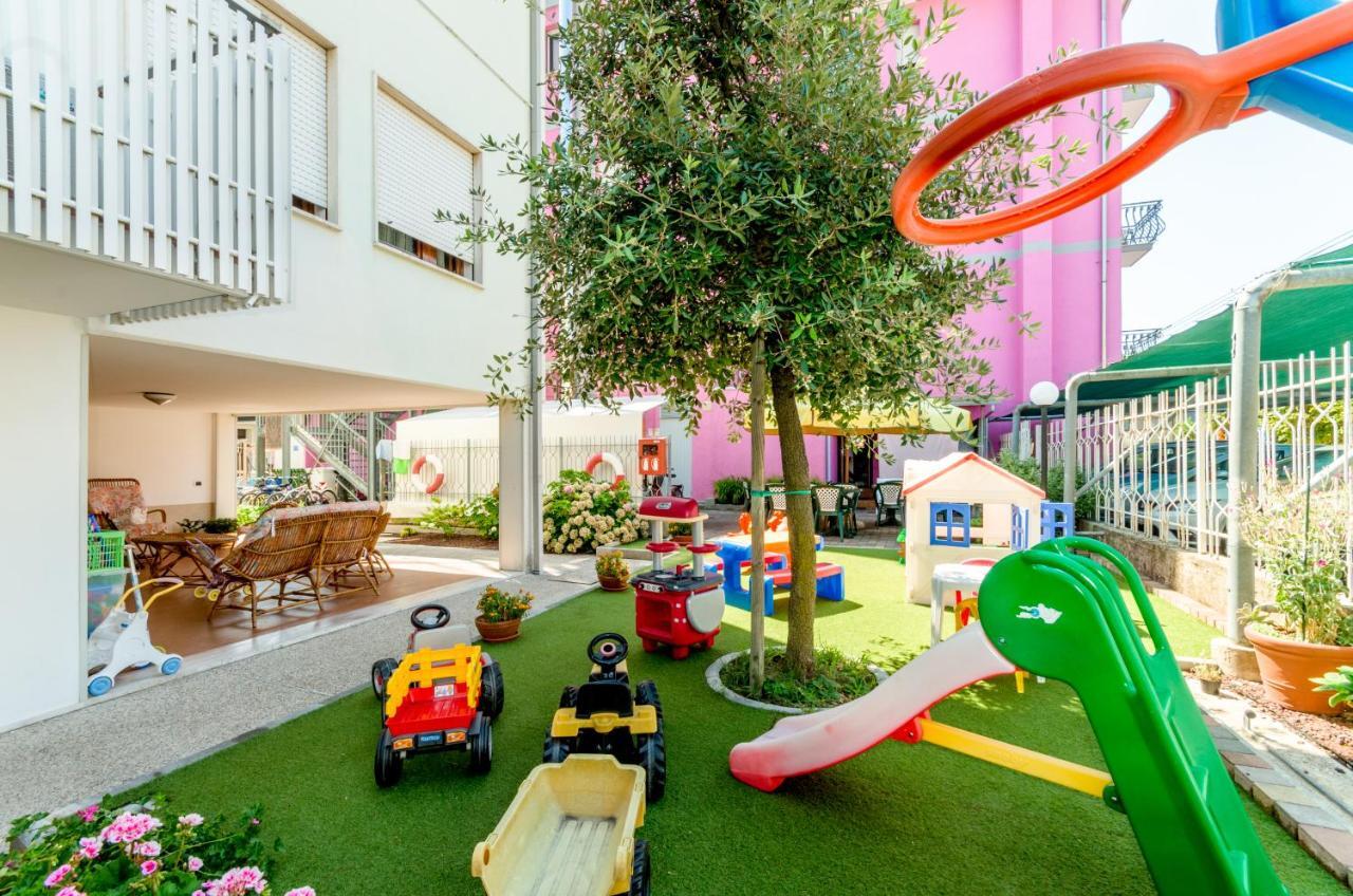 Hotel Di Giovanni Бибионе Экстерьер фото