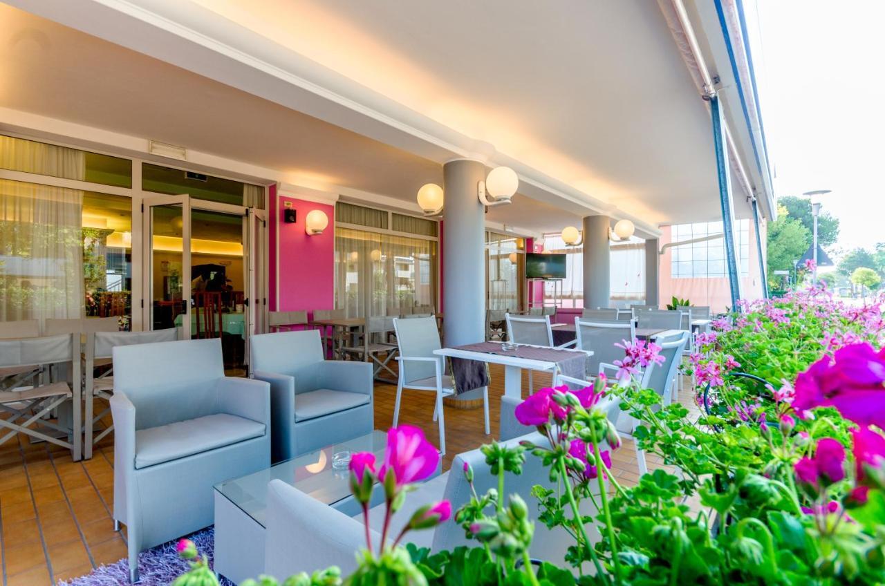 Hotel Di Giovanni Бибионе Экстерьер фото