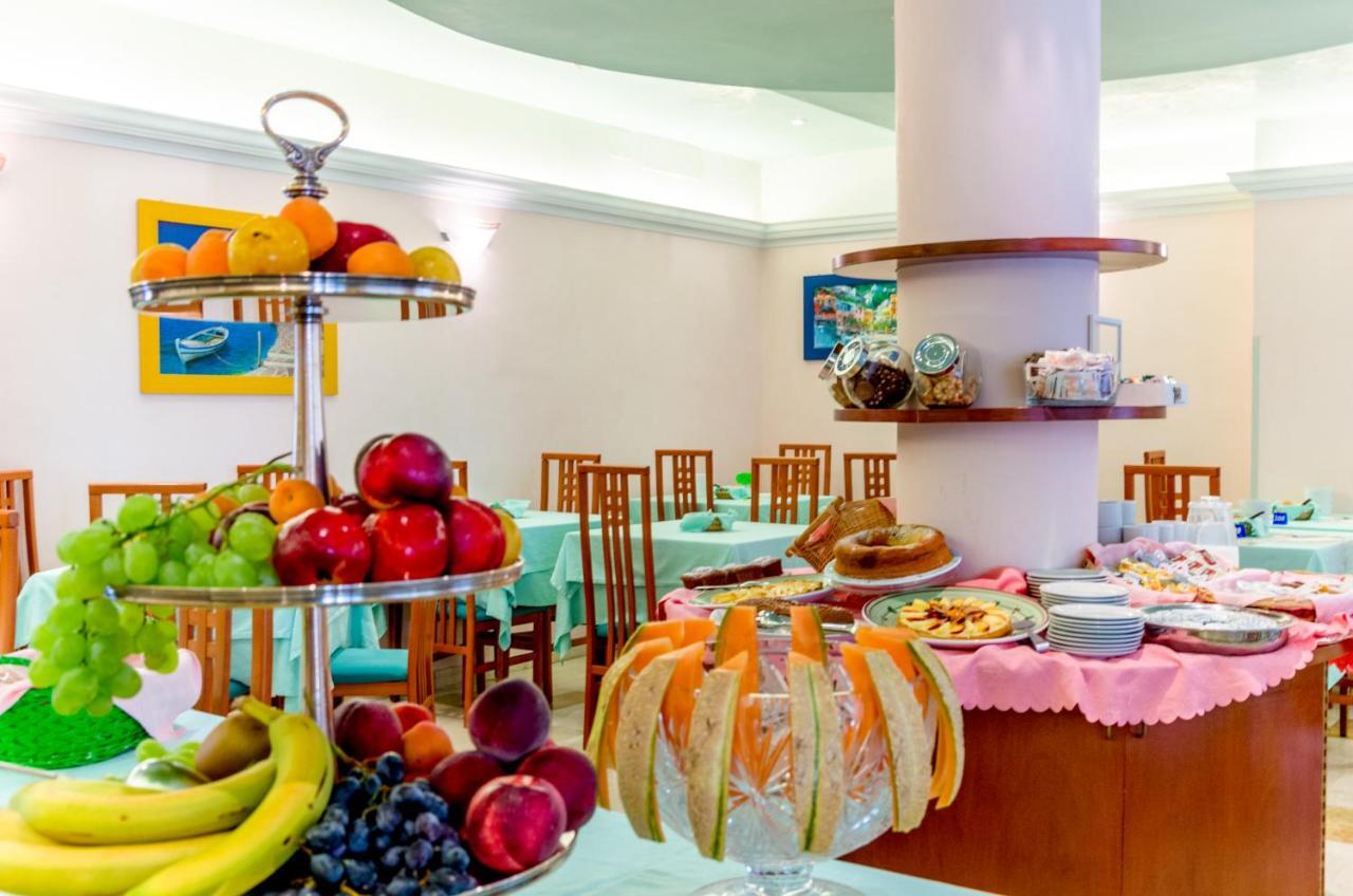 Hotel Di Giovanni Бибионе Экстерьер фото